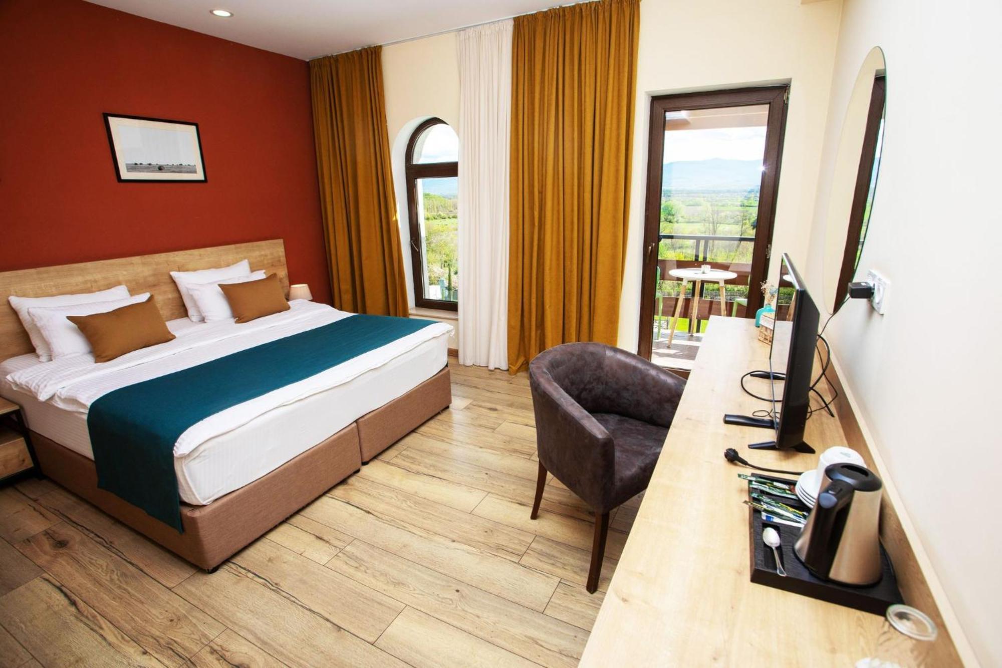 Babaneuris Marani Hotel 4*